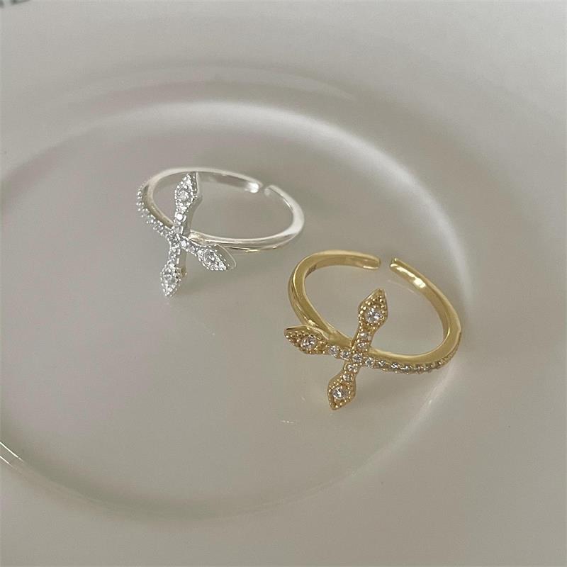 Wholesale Simple Style Cross Copper Plating Inlay Silver Plated Zircon Rings display picture 2
