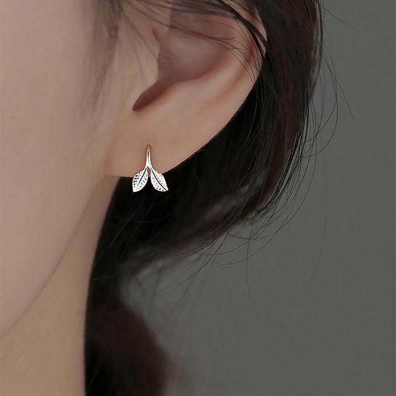 1 Pair Glam Sweet Leaf Solid Color Plating Sterling Silver Ear Studs display picture 1