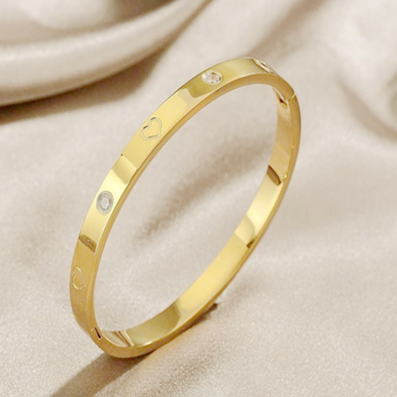 Simple Style Heart Shape Titanium Steel 18K Gold Plated Zircon Bangle In Bulk display picture 5