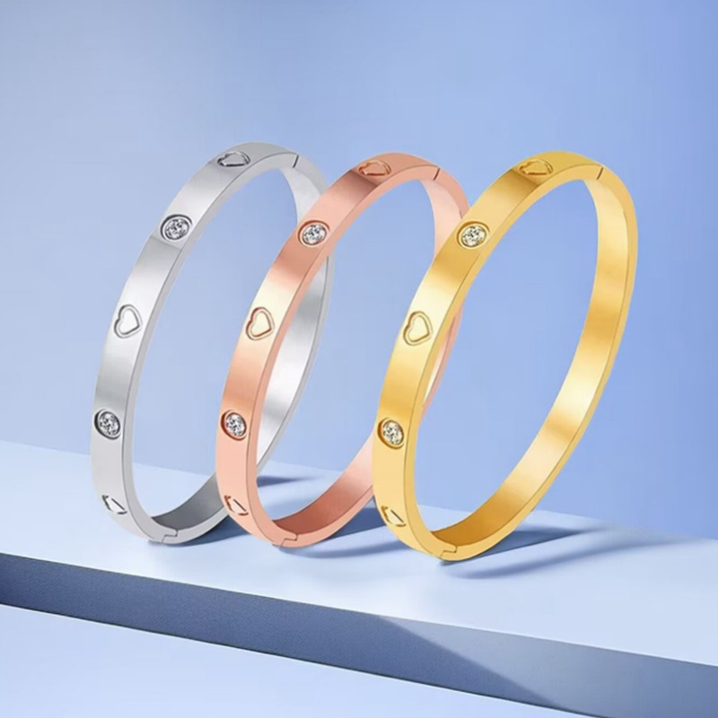 Simple Style Heart Shape Titanium Steel 18K Gold Plated Zircon Bangle In Bulk display picture 1