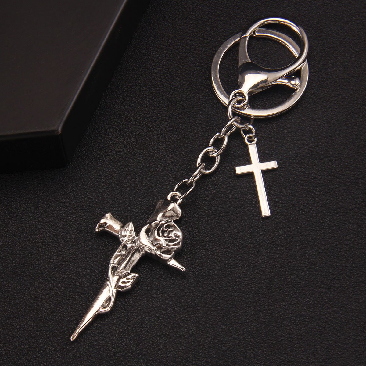 Retro Commute Cross Alloy Bag Pendant Keychain display picture 6