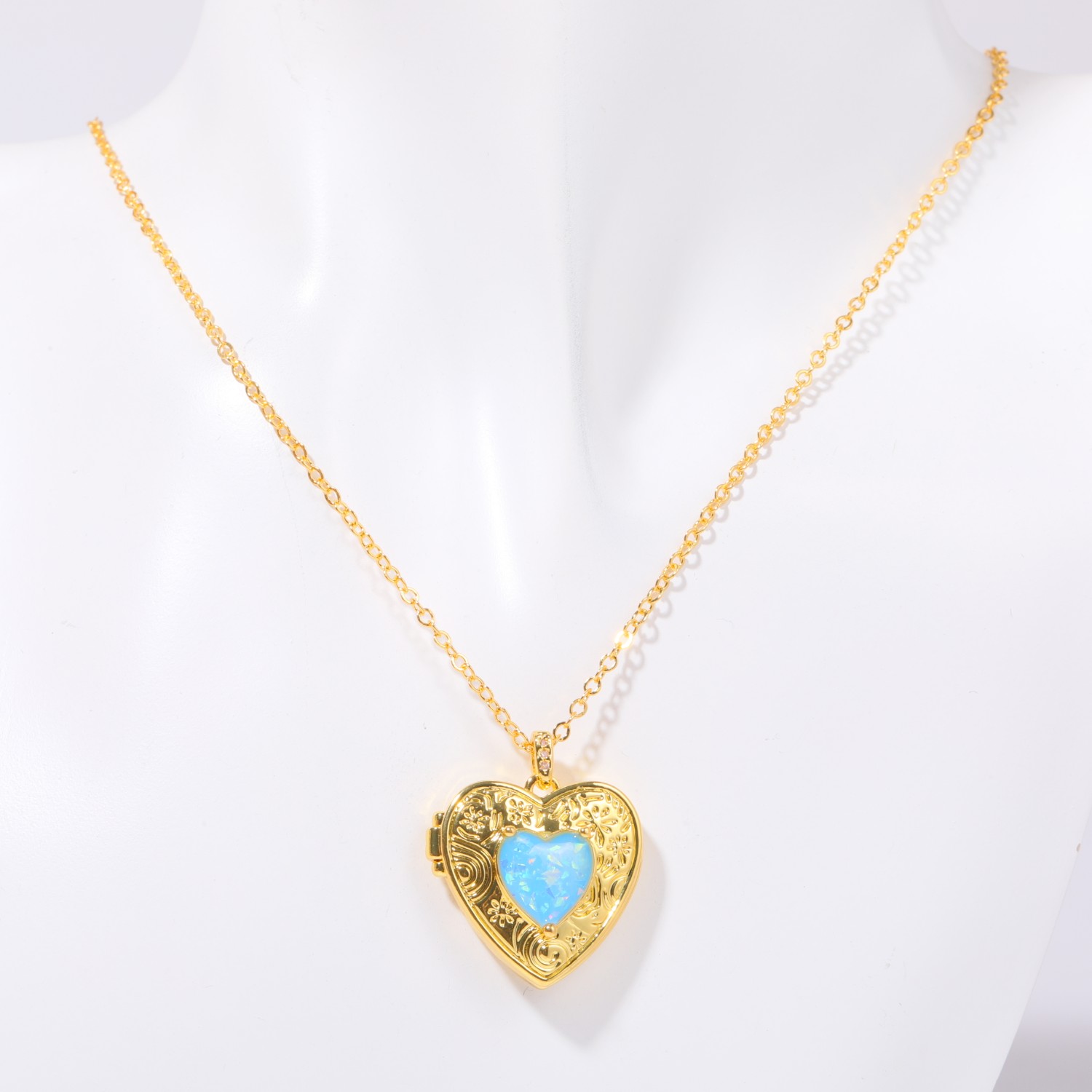 Wholesale Simple Style Commute Letter Heart Shape Copper Plating Inlay Zircon Pendant Necklace display picture 2