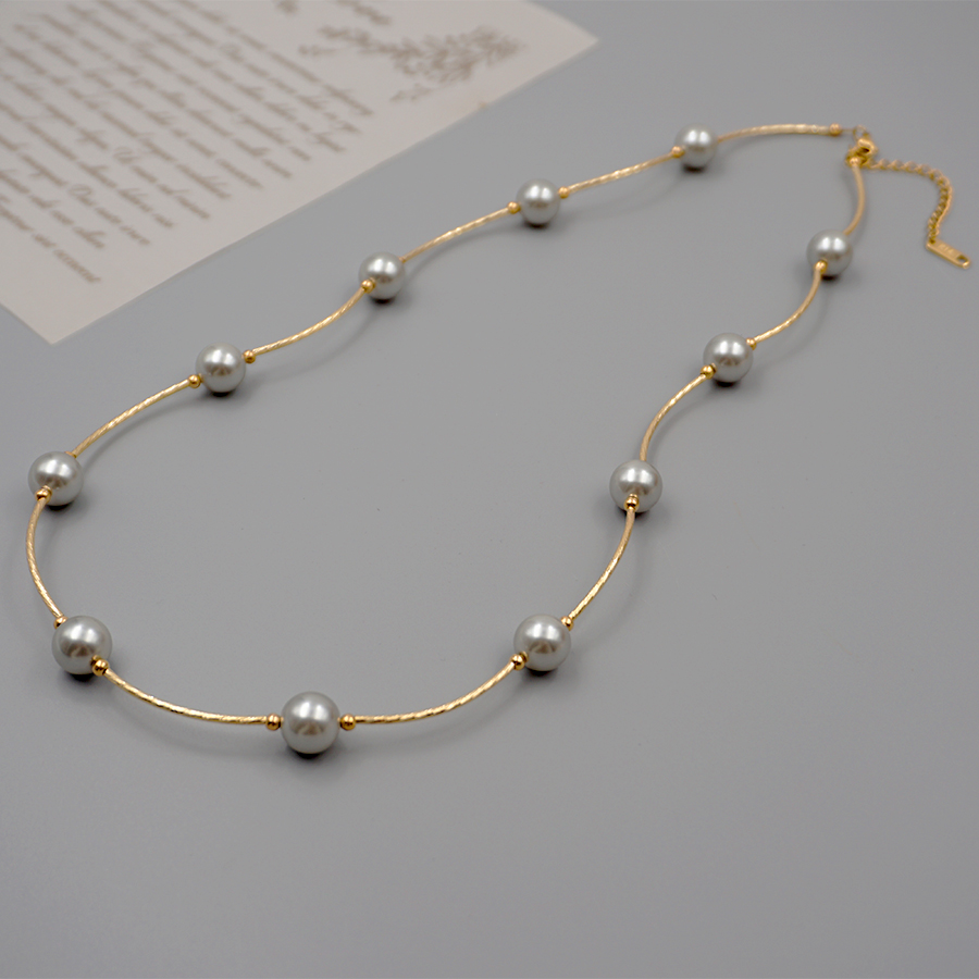 Wholesale Classic Style Solid Color Imitation Pearl Titanium Steel Copper Beaded Plating Gold Plated Necklace display picture 2
