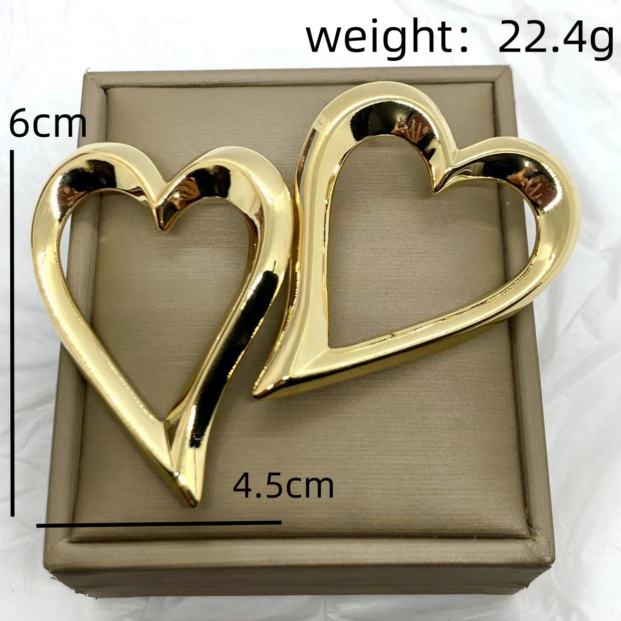 1 Pair Simple Style Solid Color Geometric Heart Shape Copper Ear Studs display picture 6