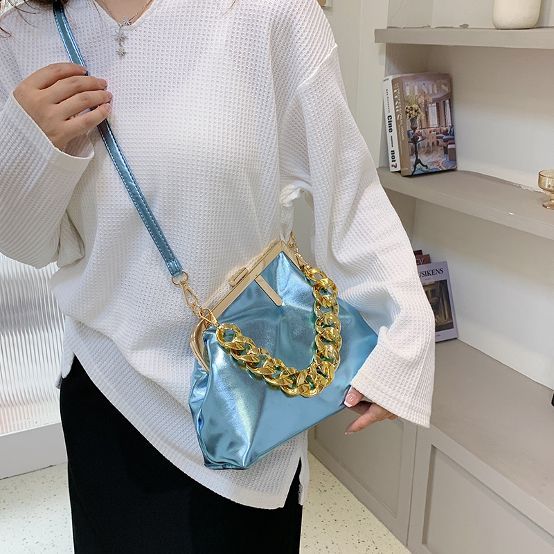 Women's Pu Leather Solid Color Preppy Style Classic Style Sewing Thread Shell Lock Clasp Shoulder Bag display picture 35