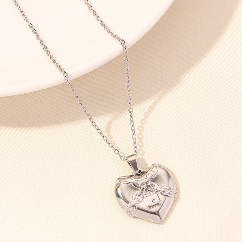 304 Stainless Steel Elegant Cute Luxurious Plating Heart Shape Pendant Necklace display picture 27