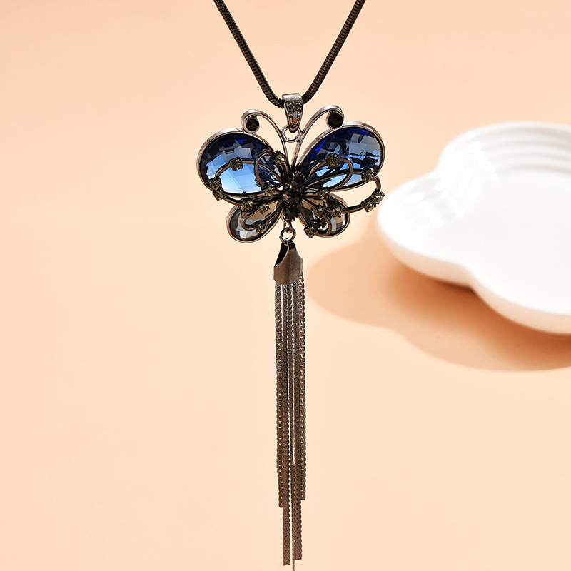 Elegant Geometric Butterfly Alloy Crystal Wholesale Pendant Necklace display picture 5