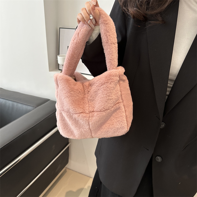 Women's Plush Color Block Classic Style Square Magnetic Buckle Underarm Bag display picture 9