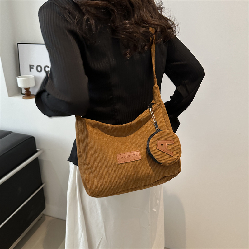 Women's Corduroy Solid Color Classic Style Square Zipper Shoulder Bag display picture 5