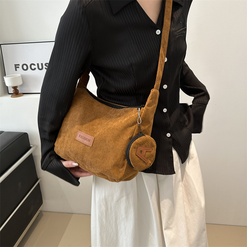 Women's Corduroy Solid Color Classic Style Square Zipper Shoulder Bag display picture 2