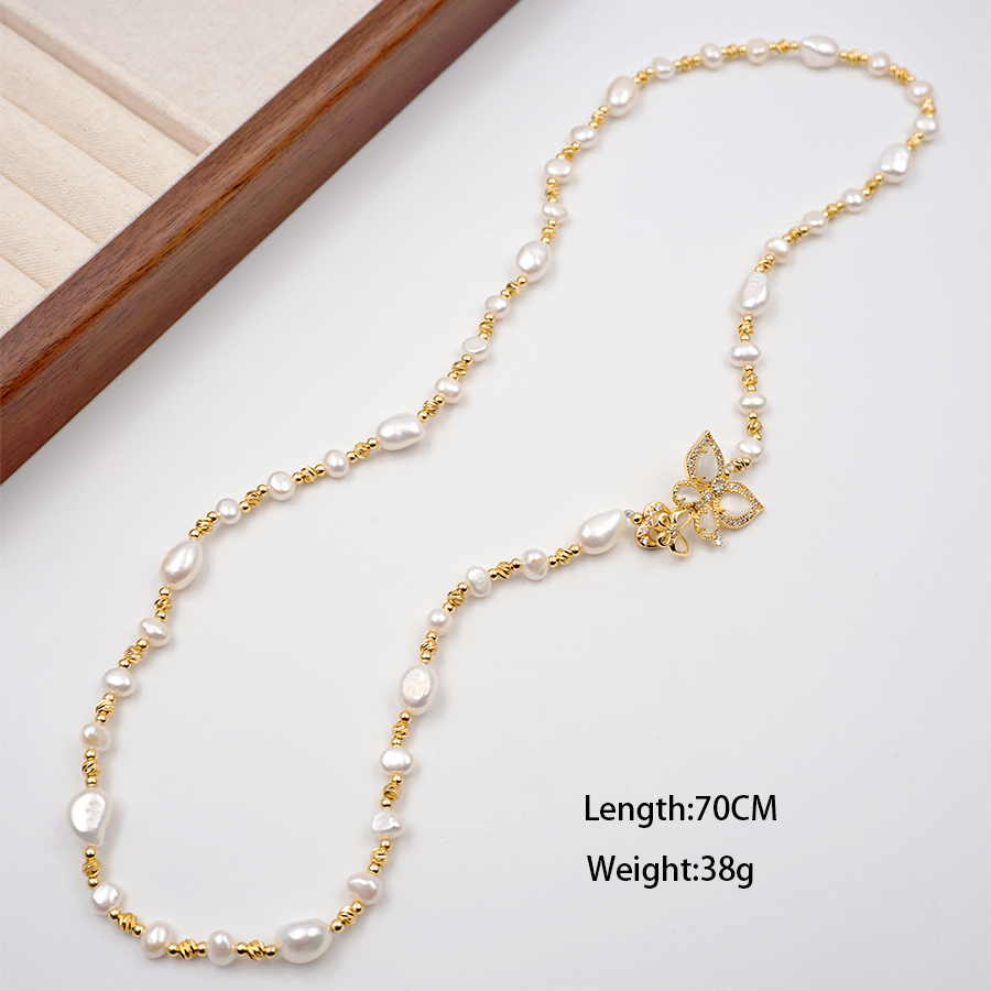 Retro Artistic Butterfly Imitation Pearl Copper Beaded Plating Gold Plated Necklace display picture 6