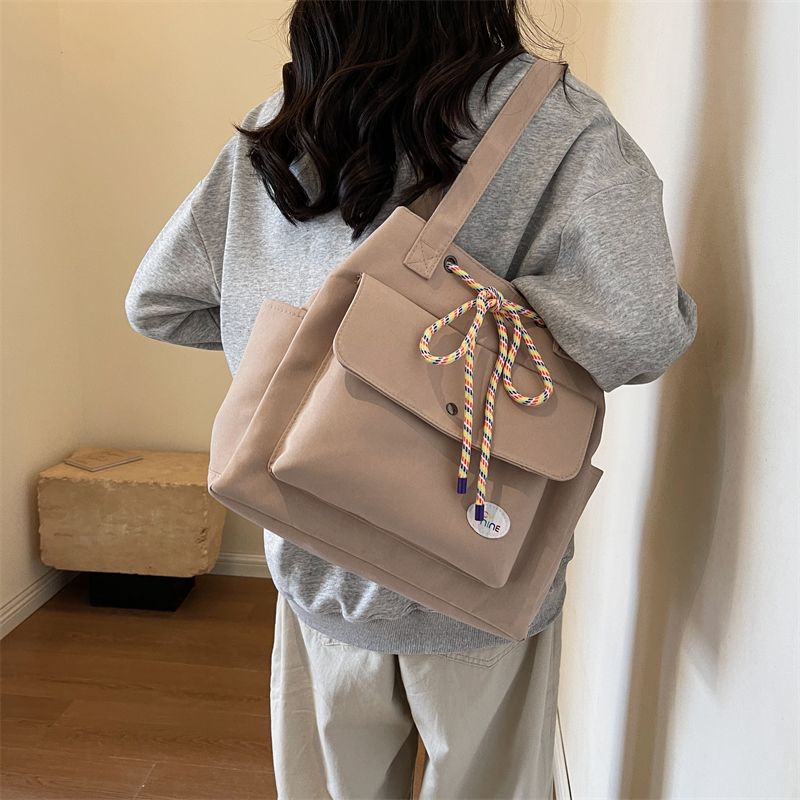 Women's Canvas Solid Color Classic Style Sewing Thread Square Magnetic Buckle Shoulder Bag display picture 4