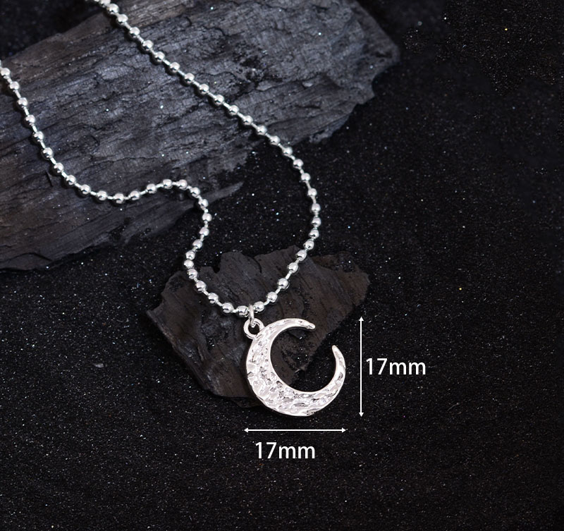 Copper Simple Style Moon Pendant Necklace display picture 5