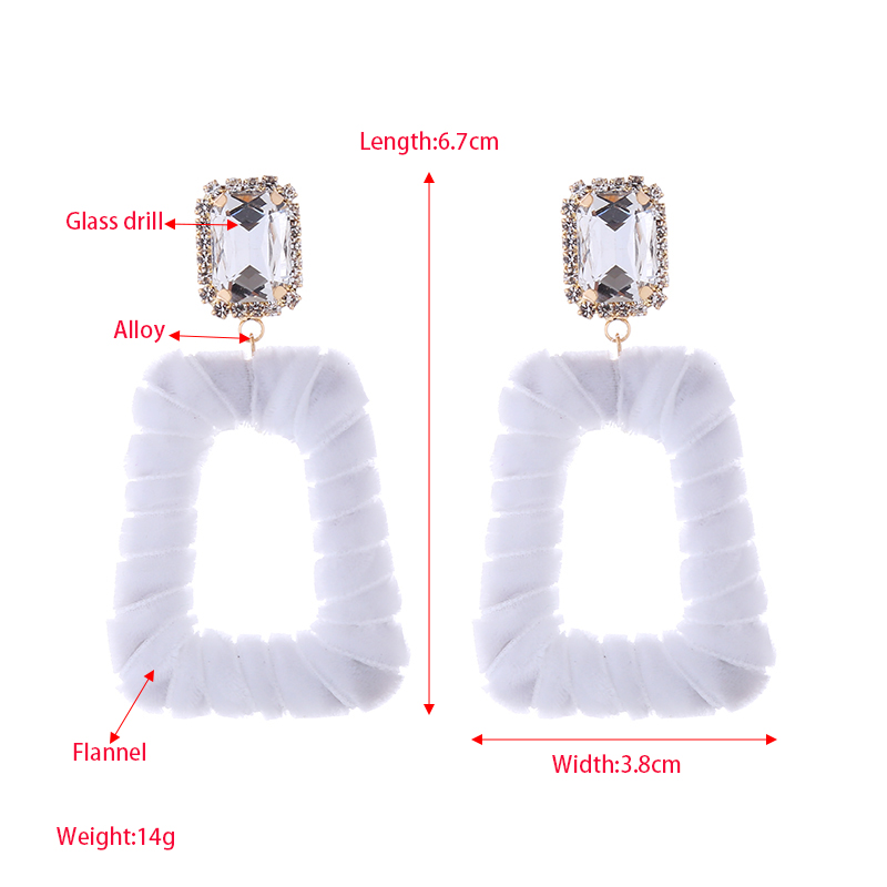 1 Pair Elegant Exaggerated Square Hollow Out Inlay Alloy Flannel Glass Drop Earrings display picture 1
