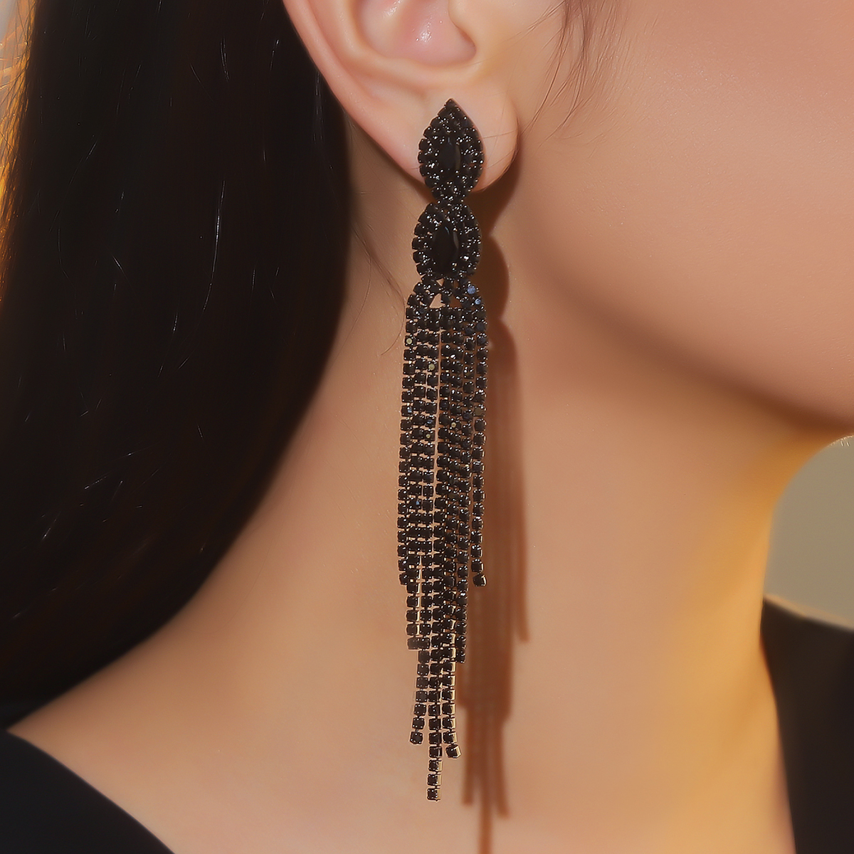 1 Pair Elegant Glam Tassel Inlay Alloy Rhinestones Drop Earrings display picture 7