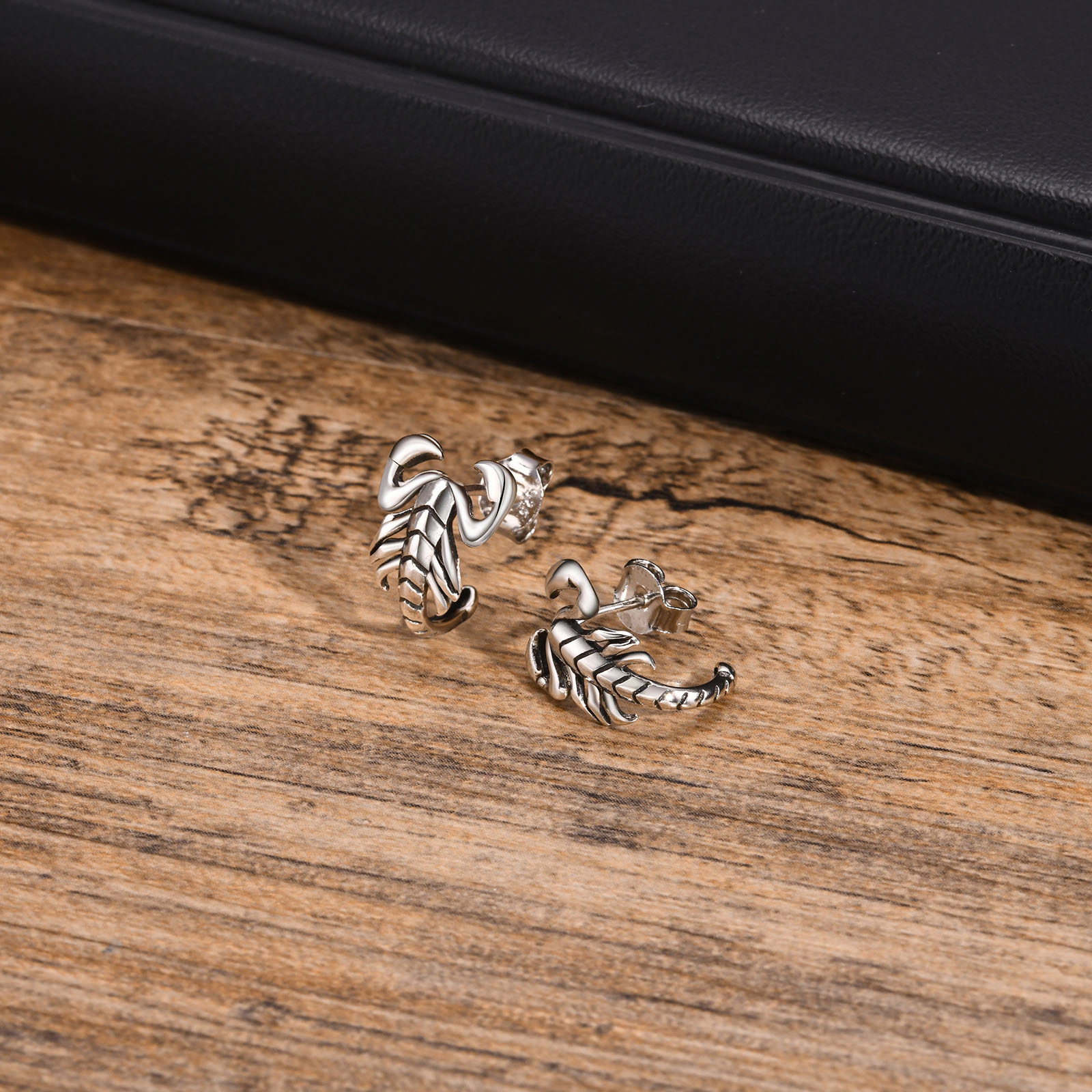 1 Piece Casual Simple Style Scorpion Copper Alloy Ear Studs display picture 6