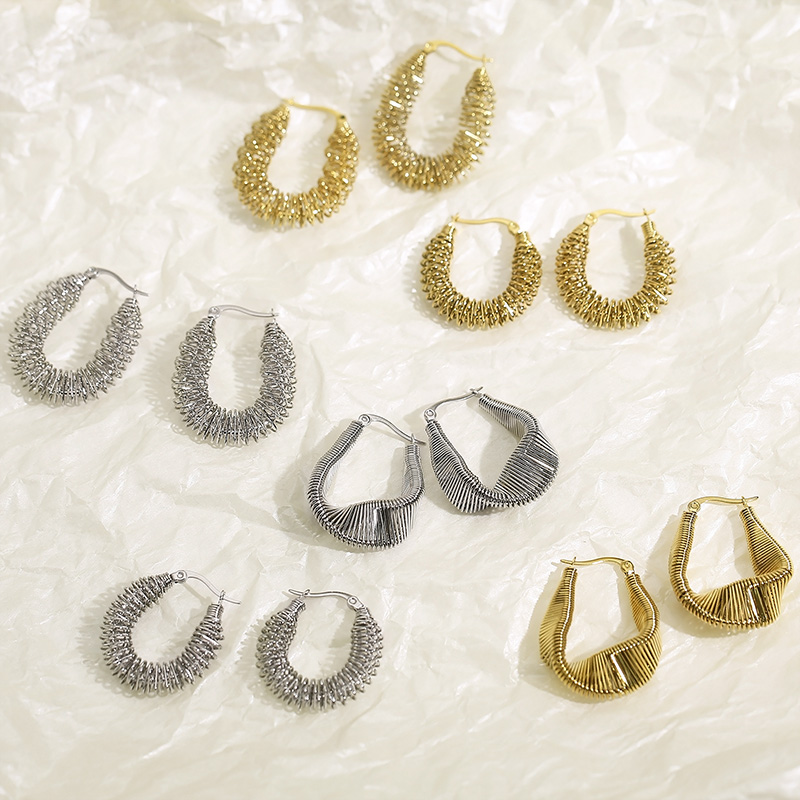 1 Pair Simple Style Geometric Irregular Titanium Steel 18K Gold Plated Hoop Earrings display picture 6