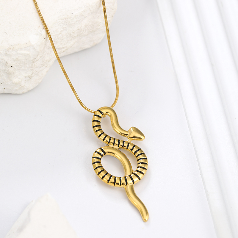 Stainless Steel Elegant Simple Style Plating Snake Pendant Necklace display picture 7