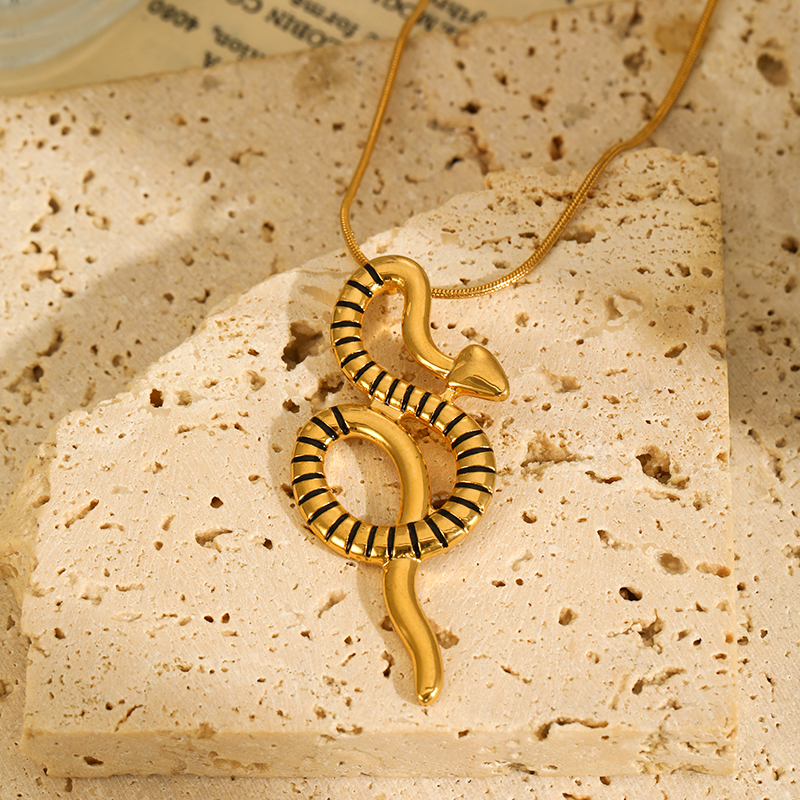 Stainless Steel Elegant Simple Style Plating Snake Pendant Necklace display picture 3