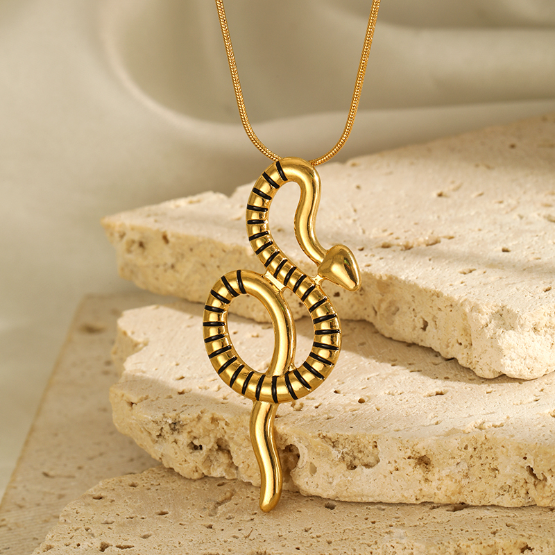 Stainless Steel Elegant Simple Style Plating Snake Pendant Necklace display picture 16