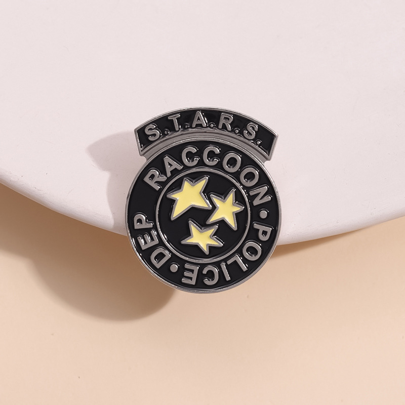 Simple Style Letter Star Alloy Plating Unisex Brooches display picture 6