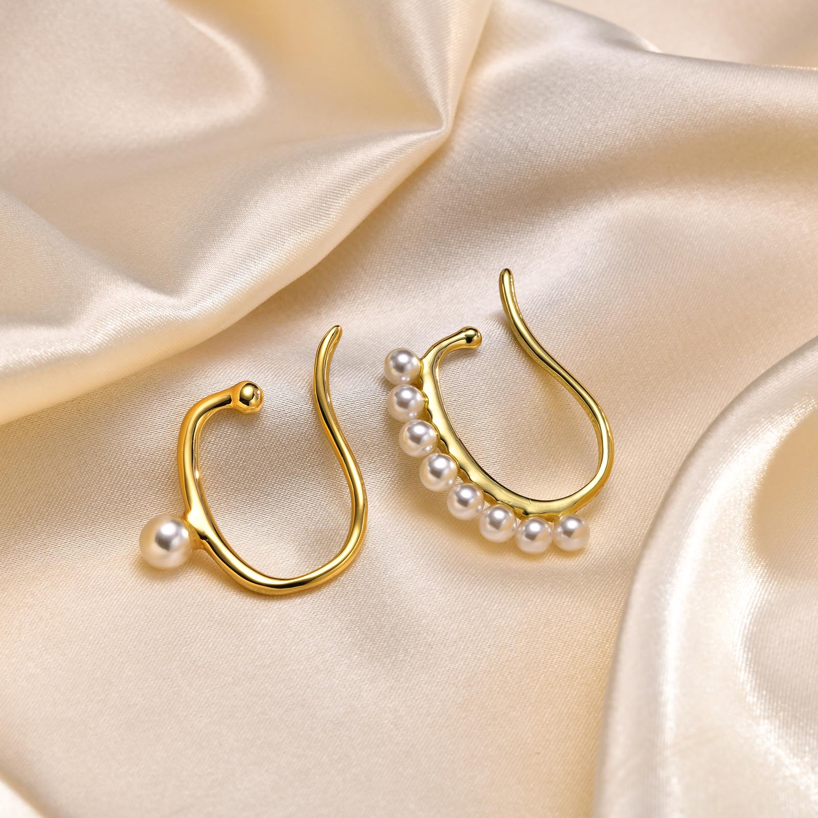 1 Pair Simple Style Geometric Plating Inlay Brass Artificial Pearls Gold Plated Ear Cuffs display picture 1