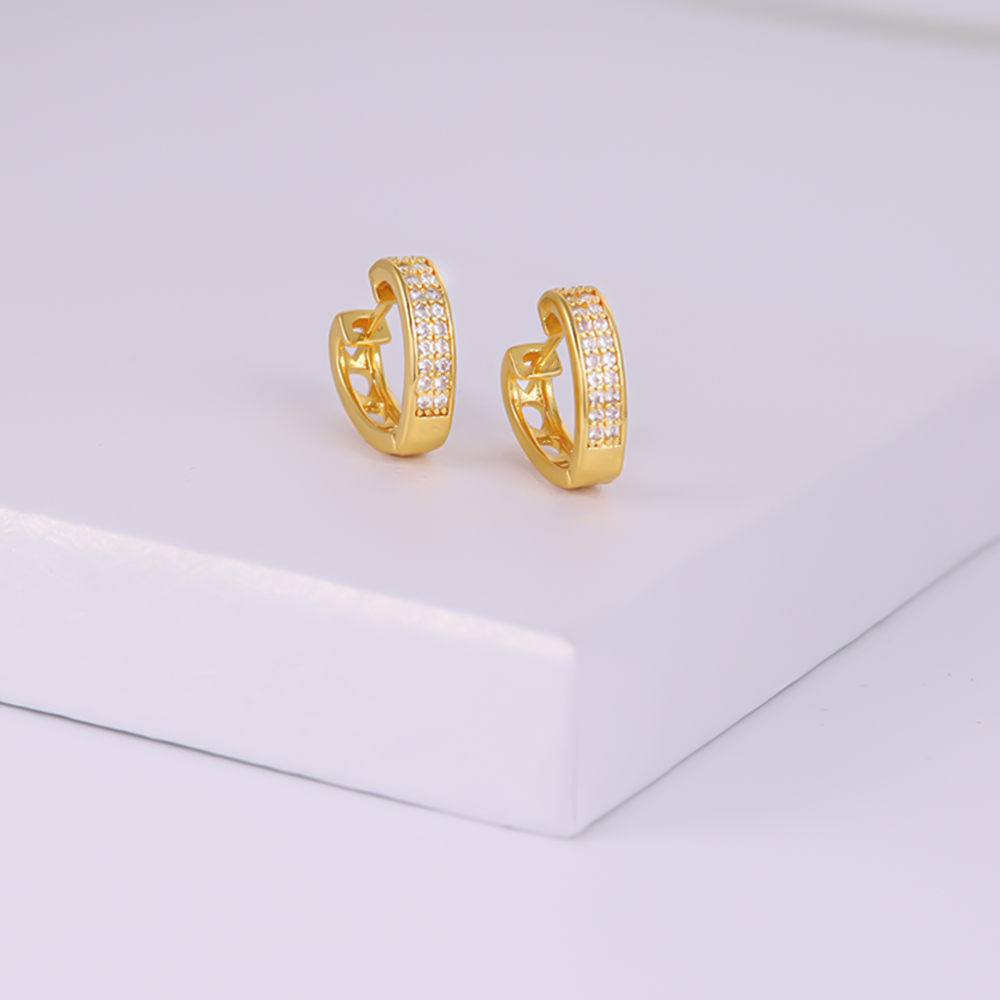 1 Paar Elegant Einfacher Stil Herzform Inlay Kupfer Zirkon 18 Karat Vergoldet Reif Ohrringe display picture 2