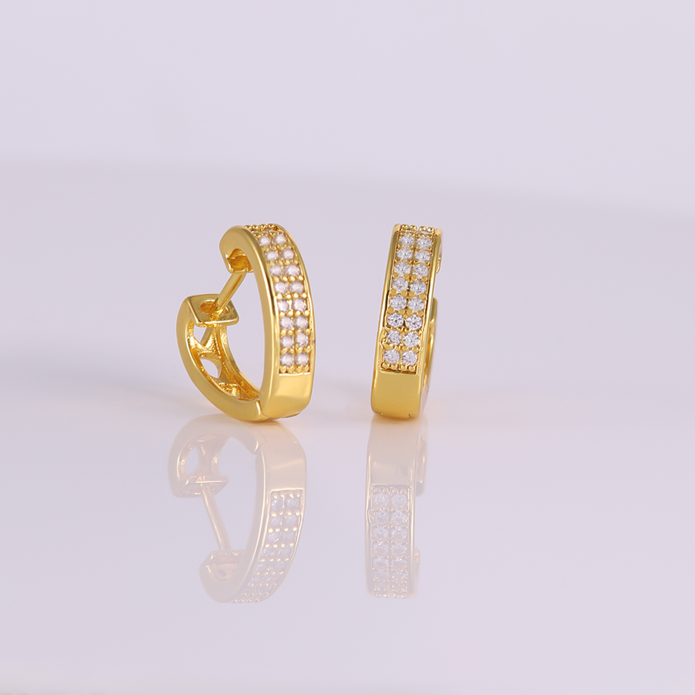 1 Paar Elegant Einfacher Stil Herzform Inlay Kupfer Zirkon 18 Karat Vergoldet Reif Ohrringe display picture 3