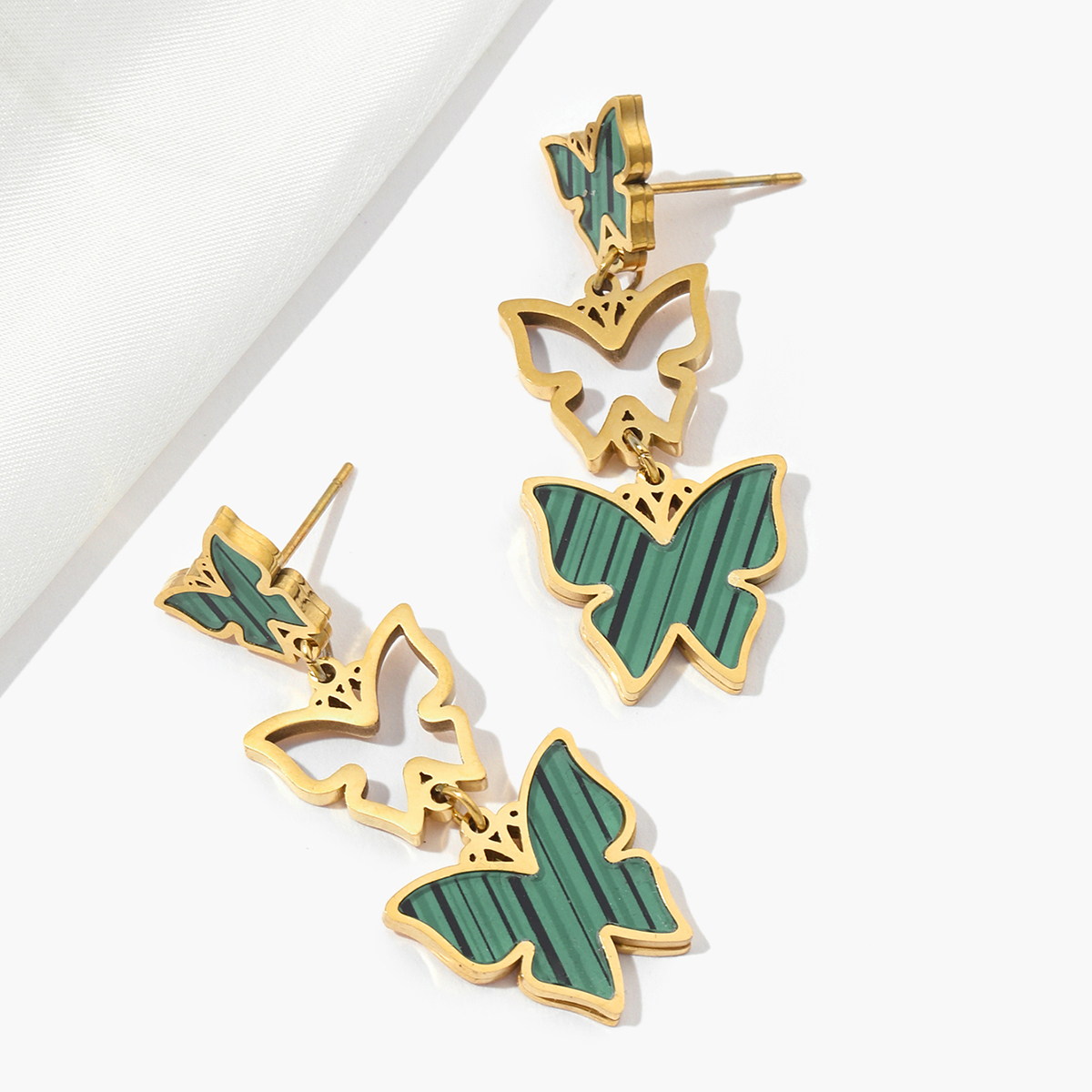 1 Pair Casual Butterfly Polishing Plating Inlay Titanium Steel Rhinestones Drop Earrings display picture 2