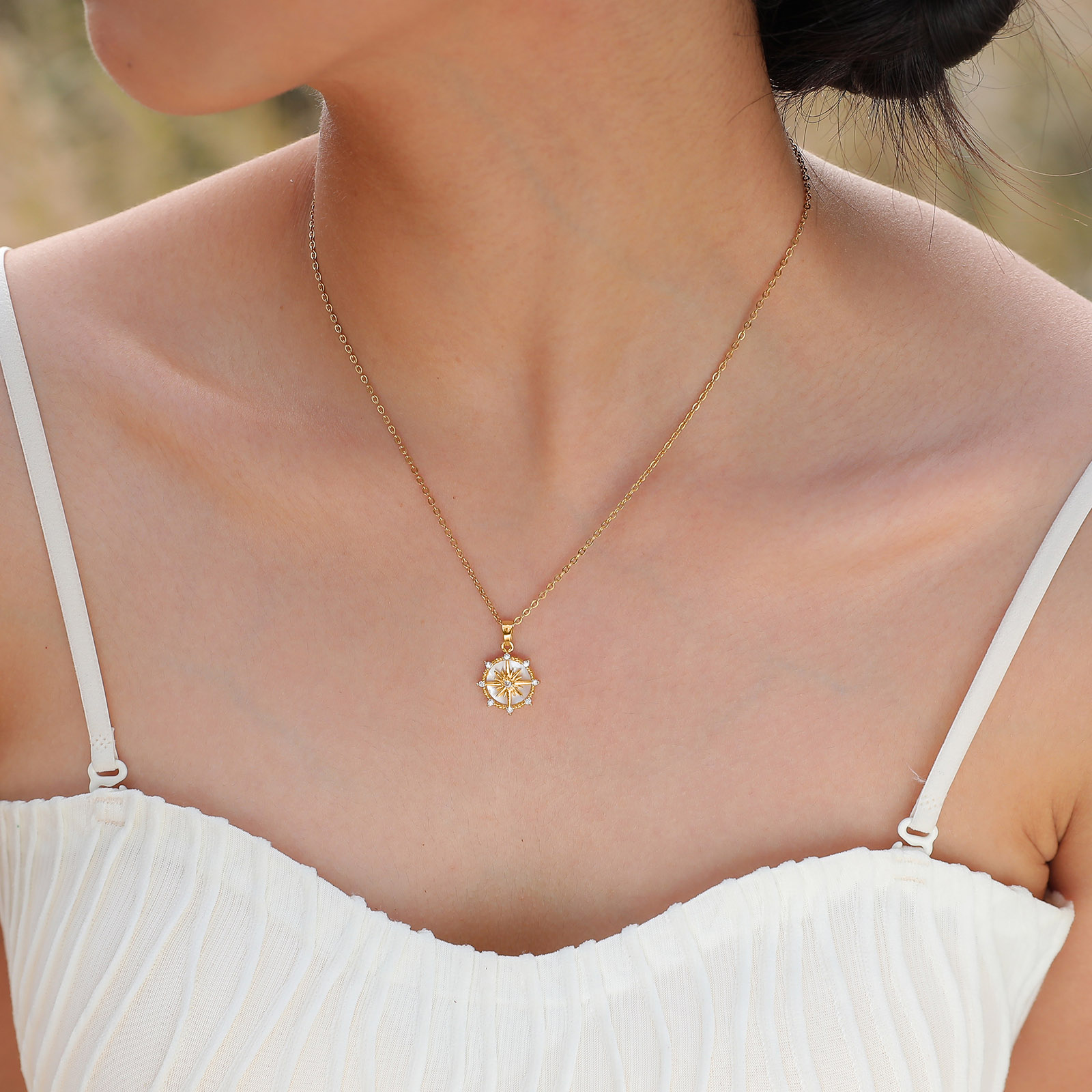 Lässig Einfacher Stil Stern Kupfer Vergoldet Frau Halskette Mit Anhänger display picture 3