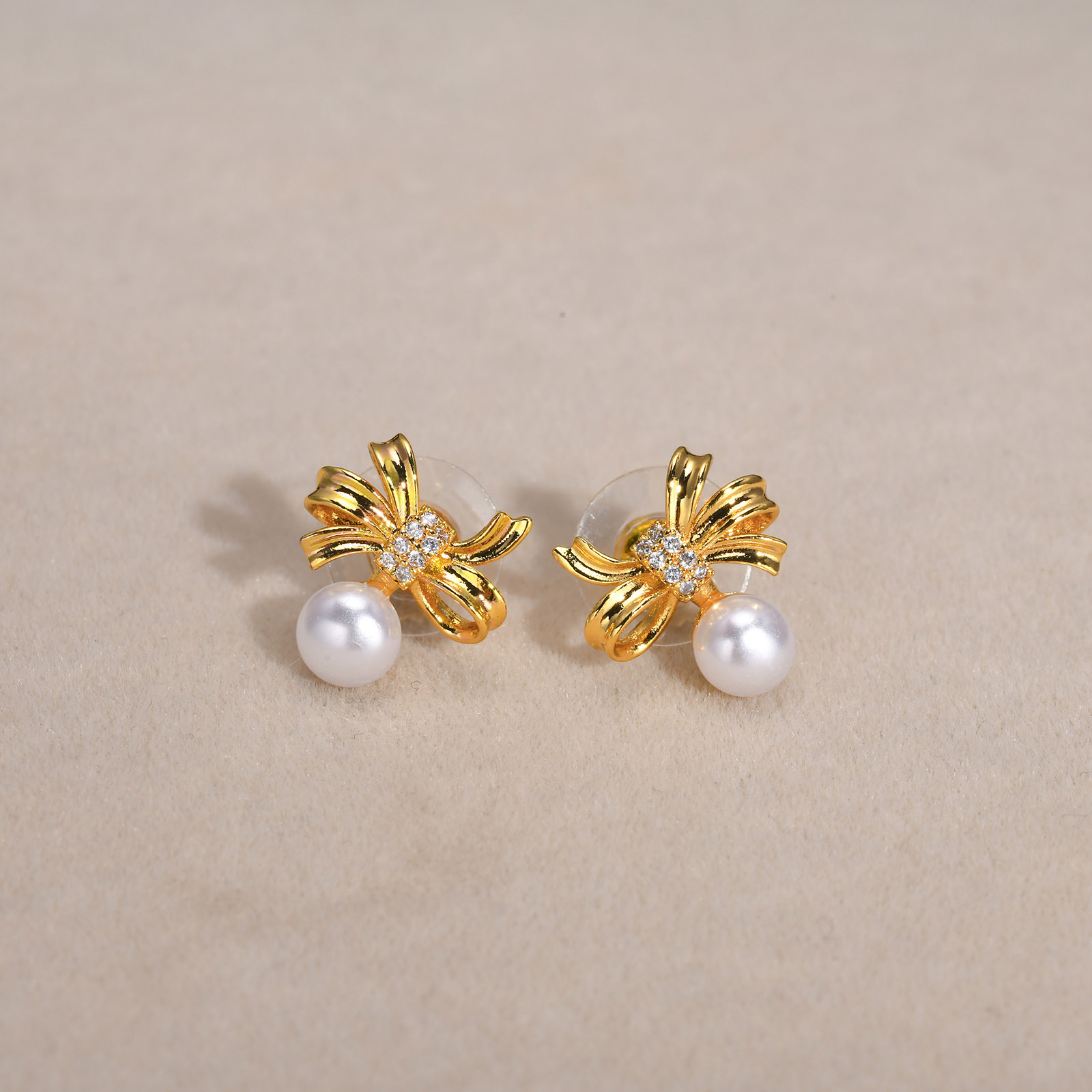 1 Pair Sweet Crown Bow Knot Plating Inlay Copper Alloy Artificial Pearls Zircon Ear Studs display picture 6
