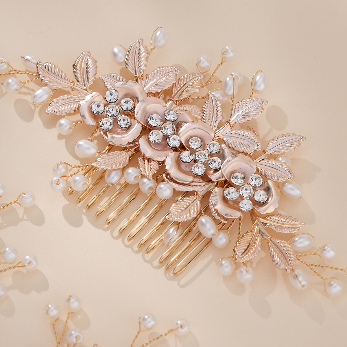 Women's Sweet Flower Imitation Pearl Rhinestone Metal Handmade Insert Comb display picture 5