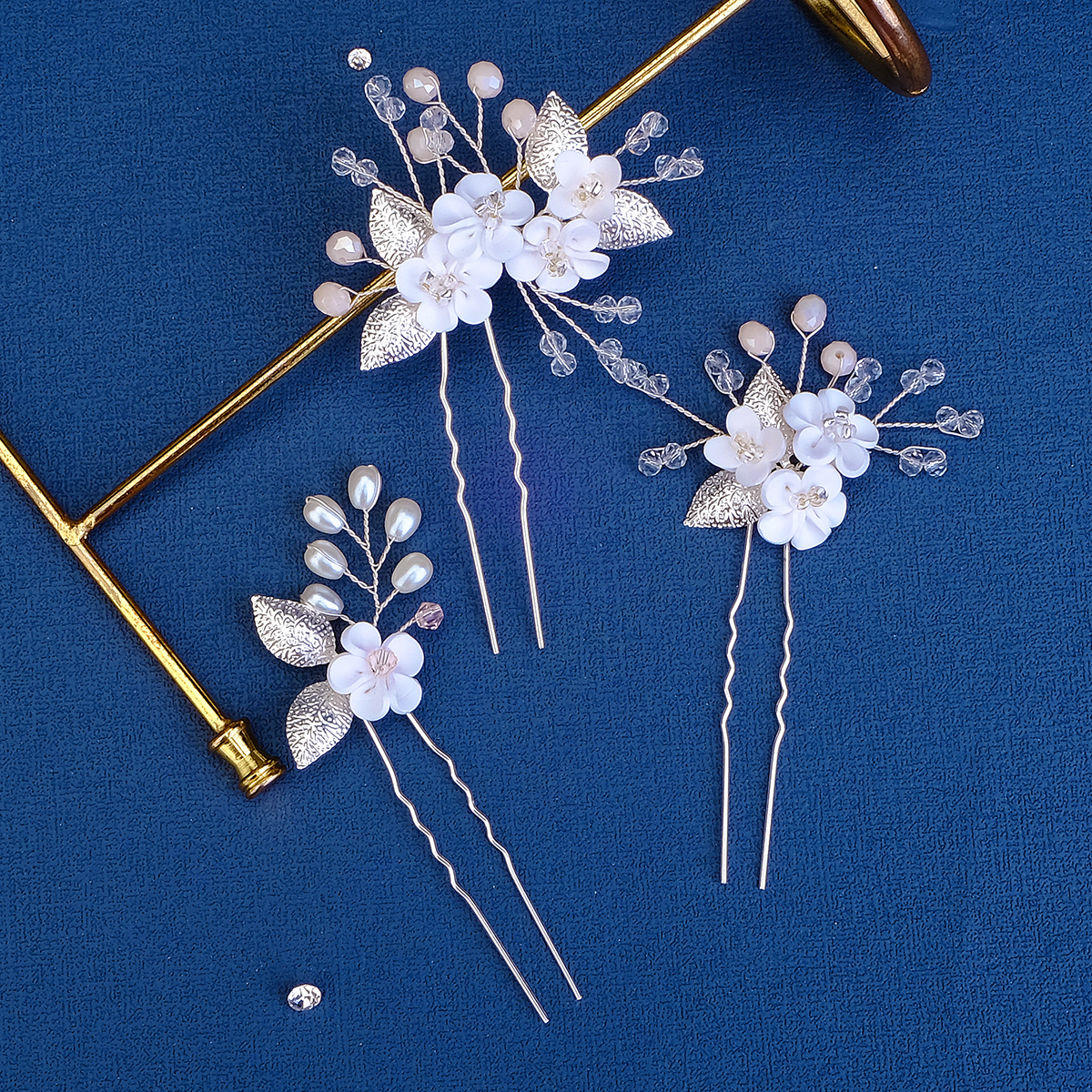 Women's Sweet Flower Artificial Crystal Artificial Pearl Soft Clay Handmade Hairpin display picture 1