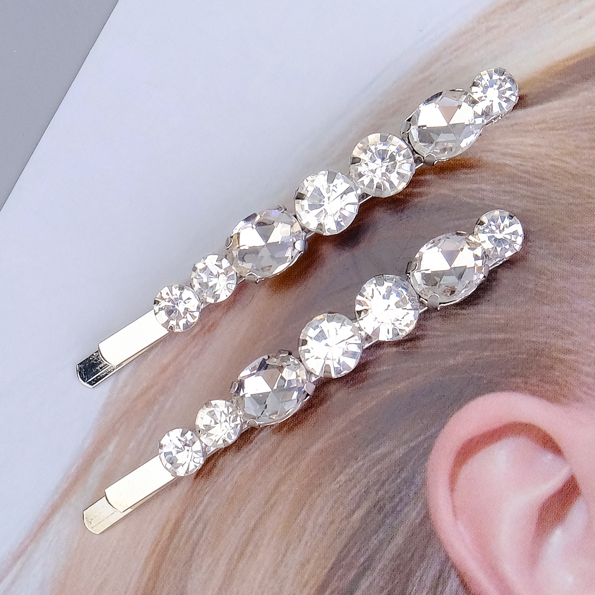 Women's Simple Style Round Solid Color Rhinestone Plating Hair Clip display picture 5