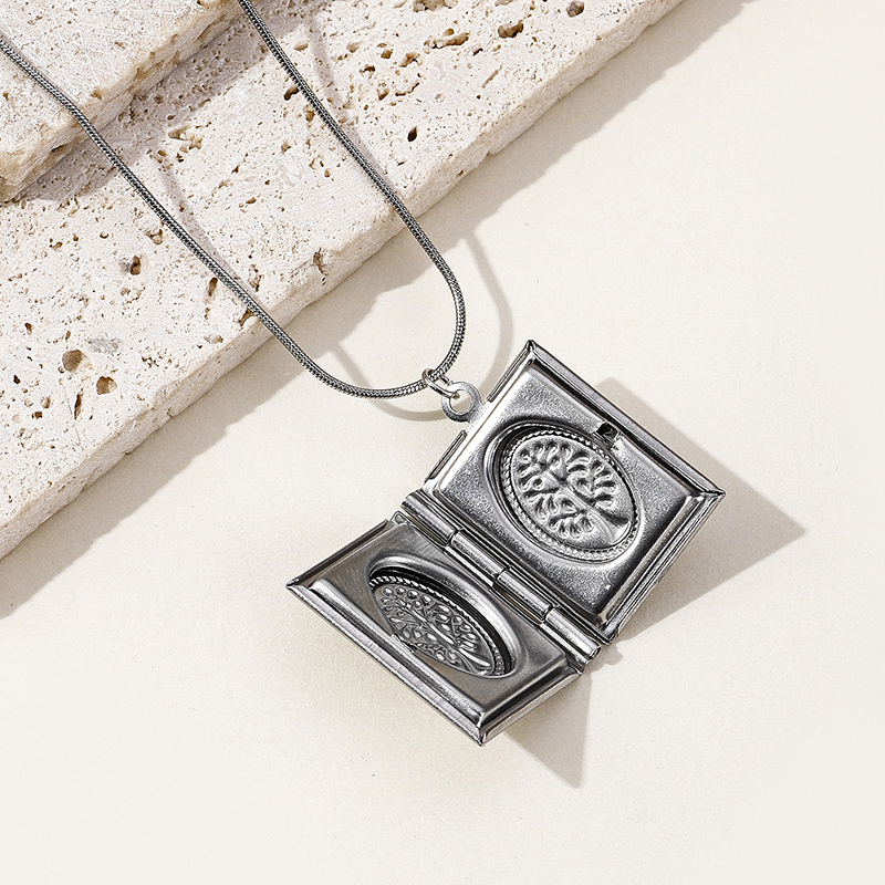 Stainless Steel Vintage Style Classic Style Square Oval Heart Shape Plating Pendant Necklace display picture 15