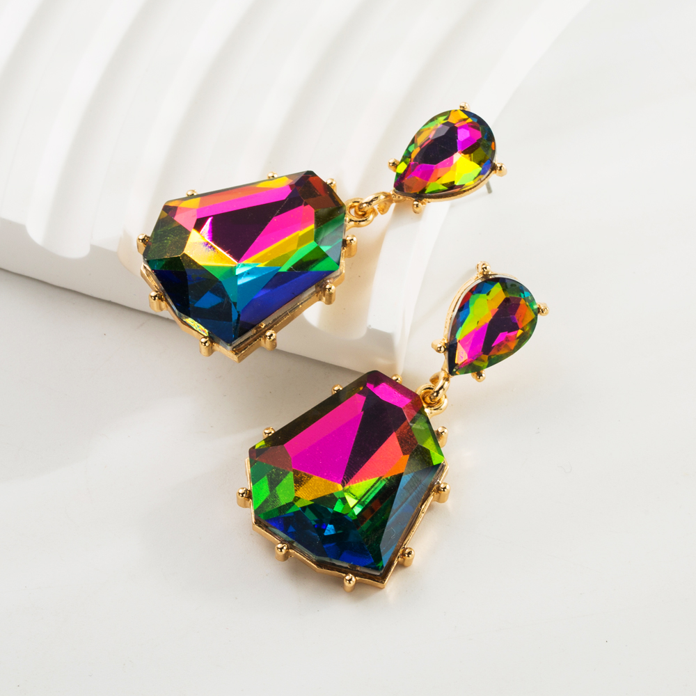 1 Pair Elegant Simple Style Irregular Geometric Inlay Alloy Resin Gold Plated Drop Earrings display picture 3