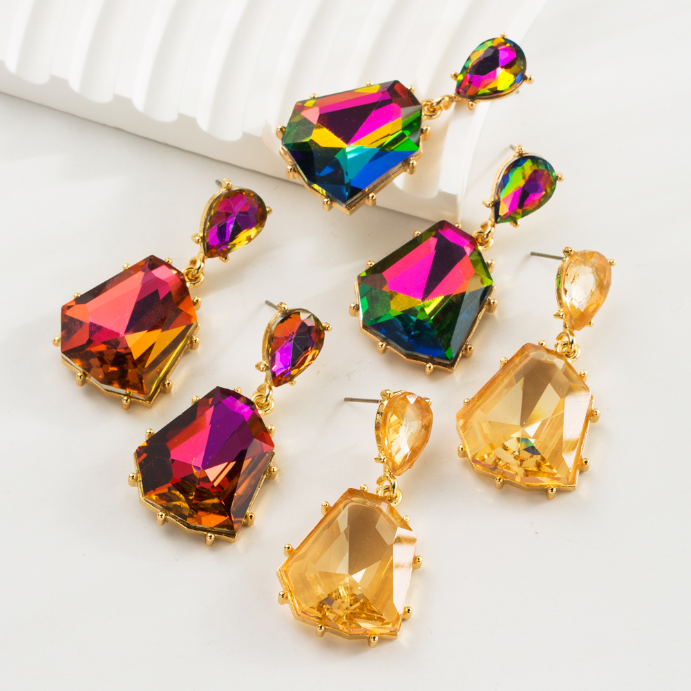 1 Pair Elegant Simple Style Irregular Geometric Inlay Alloy Resin Gold Plated Drop Earrings display picture 2