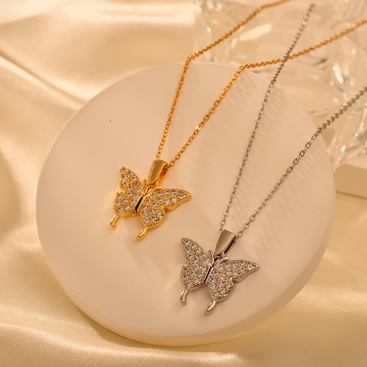 Titan Stahl IG-Stil Glänzend Schmetterling Inlay Zirkon Halskette Mit Anhänger display picture 8
