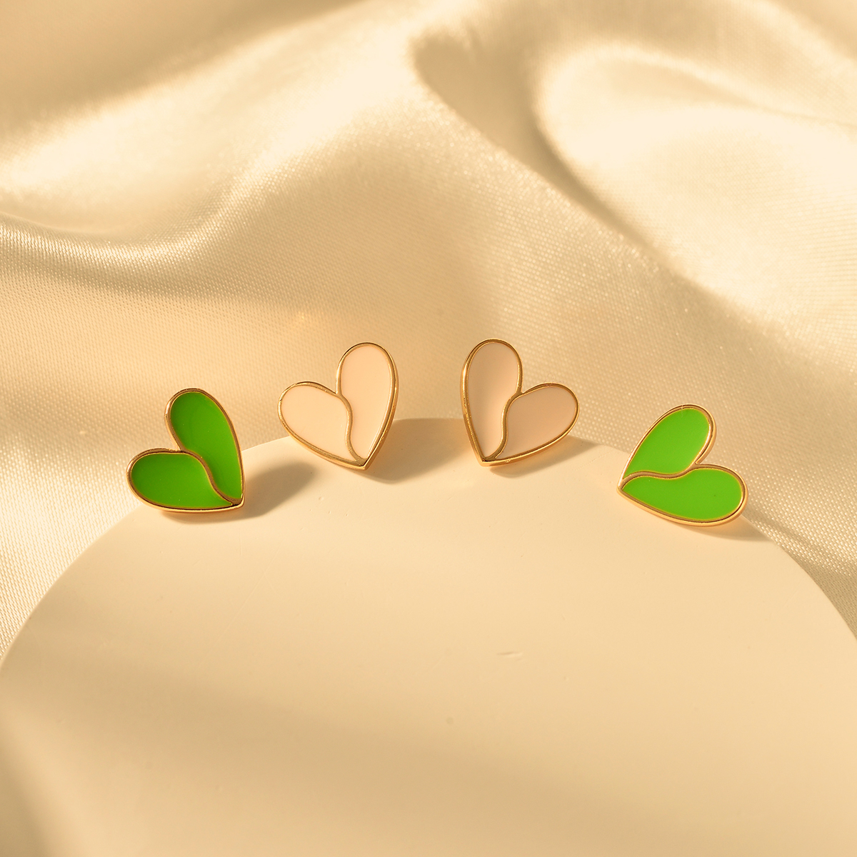 1 Pair Classic Style Heart Shape Heart Alloy Ear Studs display picture 11