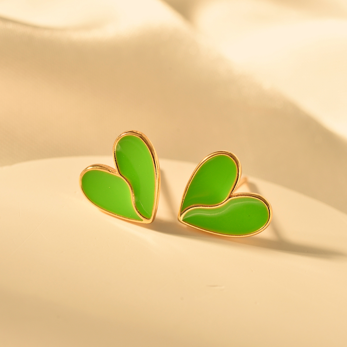 1 Pair Classic Style Heart Shape Heart Alloy Ear Studs display picture 10