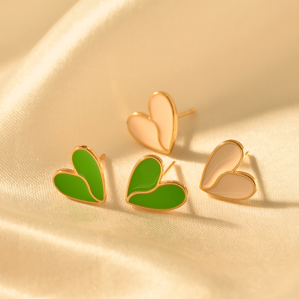 1 Pair Classic Style Heart Shape Heart Alloy Ear Studs display picture 13