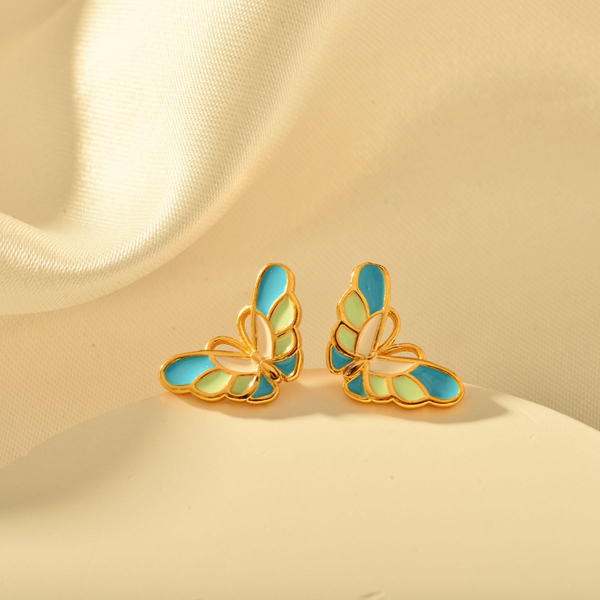 1 Pair Elegant Butterfly Copper Ear Studs display picture 11