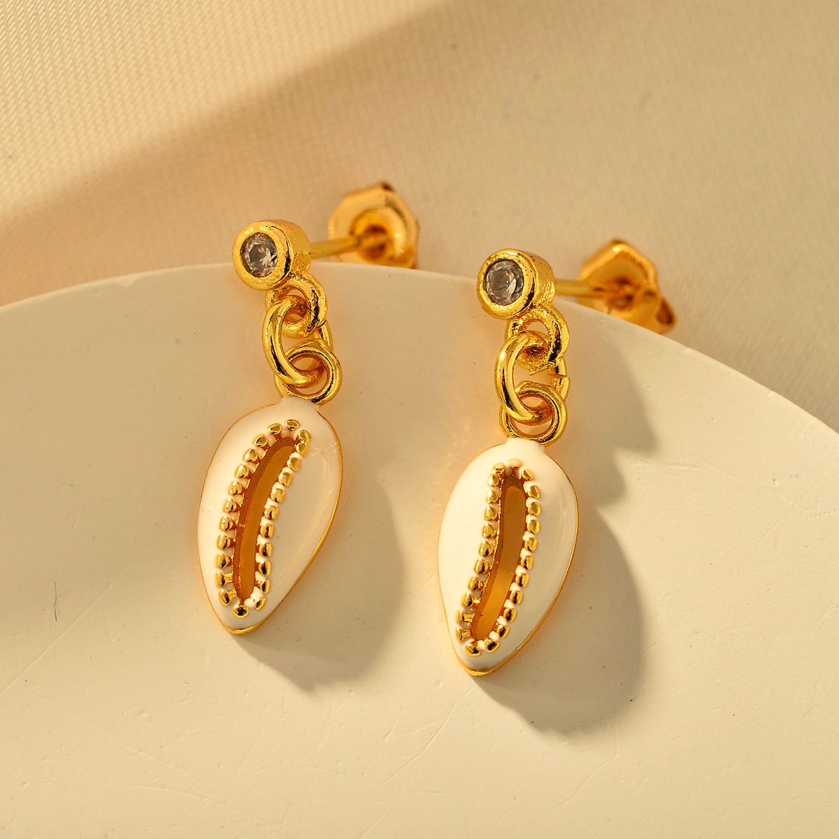 1 Pair Elegant Shell Alloy Drop Earrings display picture 3