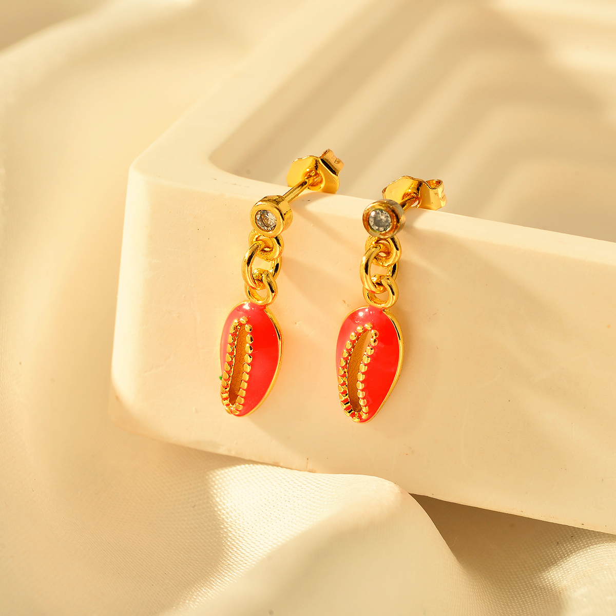 1 Pair Elegant Shell Alloy Drop Earrings display picture 6