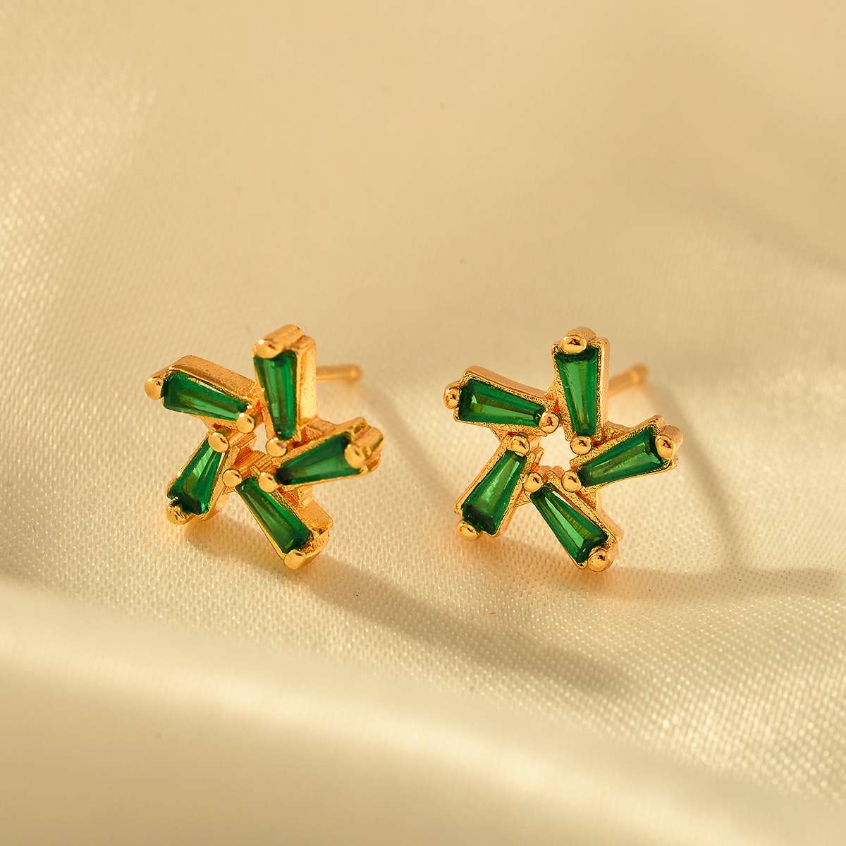 1 Pair Elegant Windmill Alloy Ear Studs display picture 2