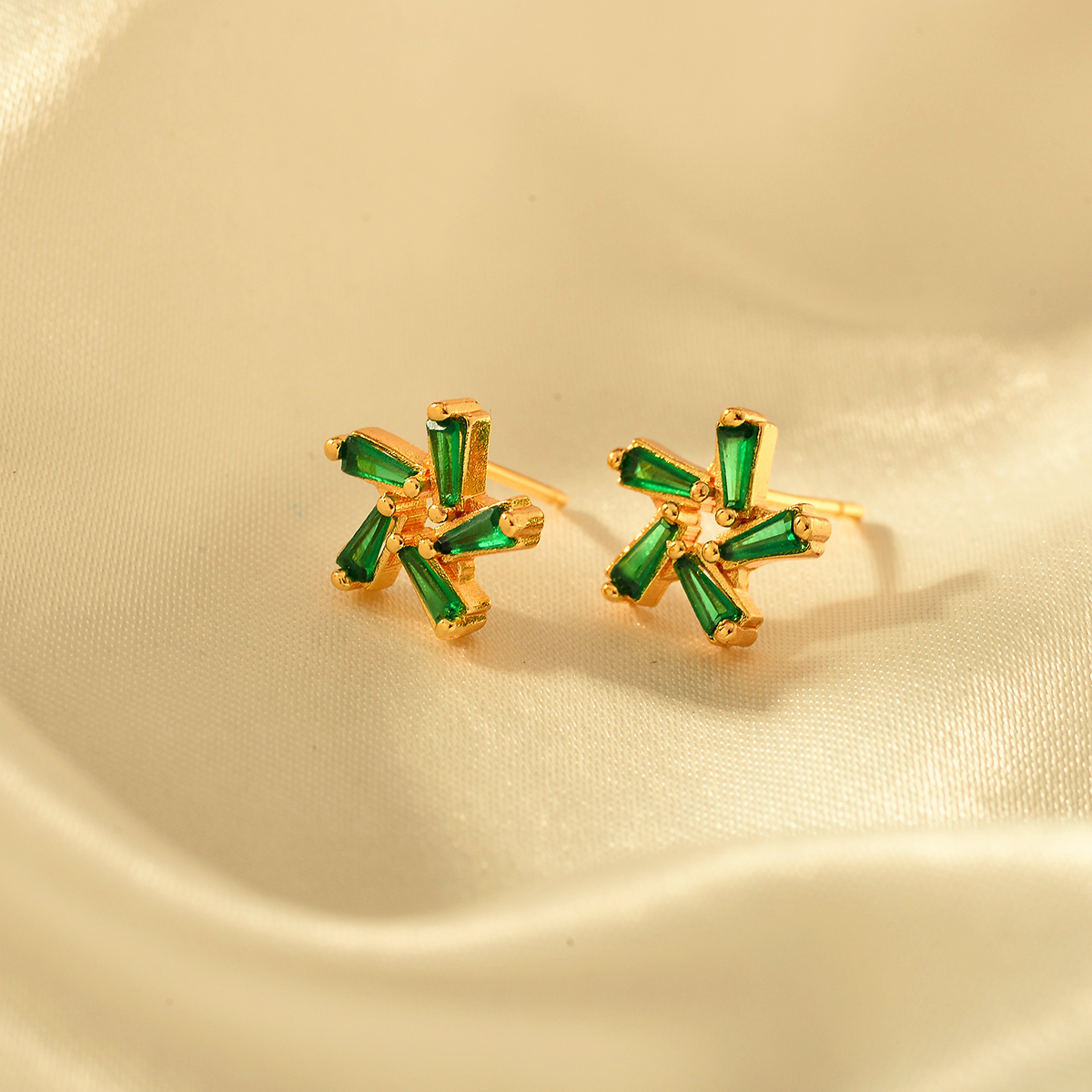 1 Pair Elegant Windmill Alloy Ear Studs display picture 1