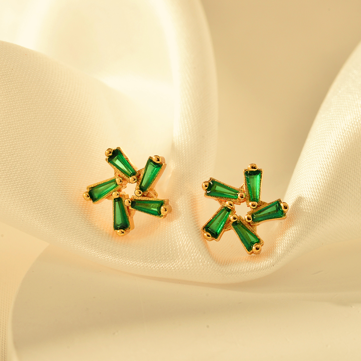 1 Pair Elegant Windmill Alloy Ear Studs display picture 8