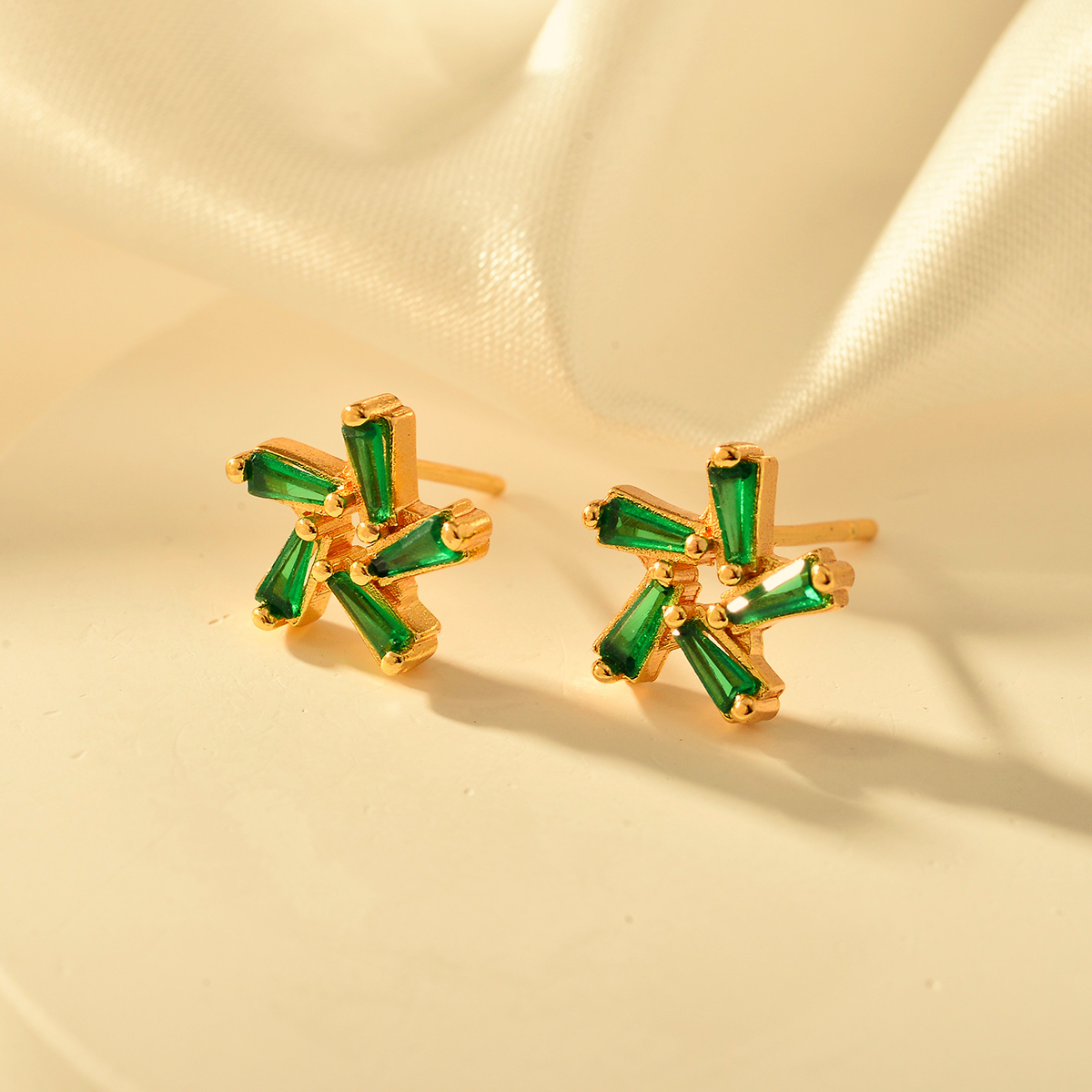 1 Pair Elegant Windmill Alloy Ear Studs display picture 7