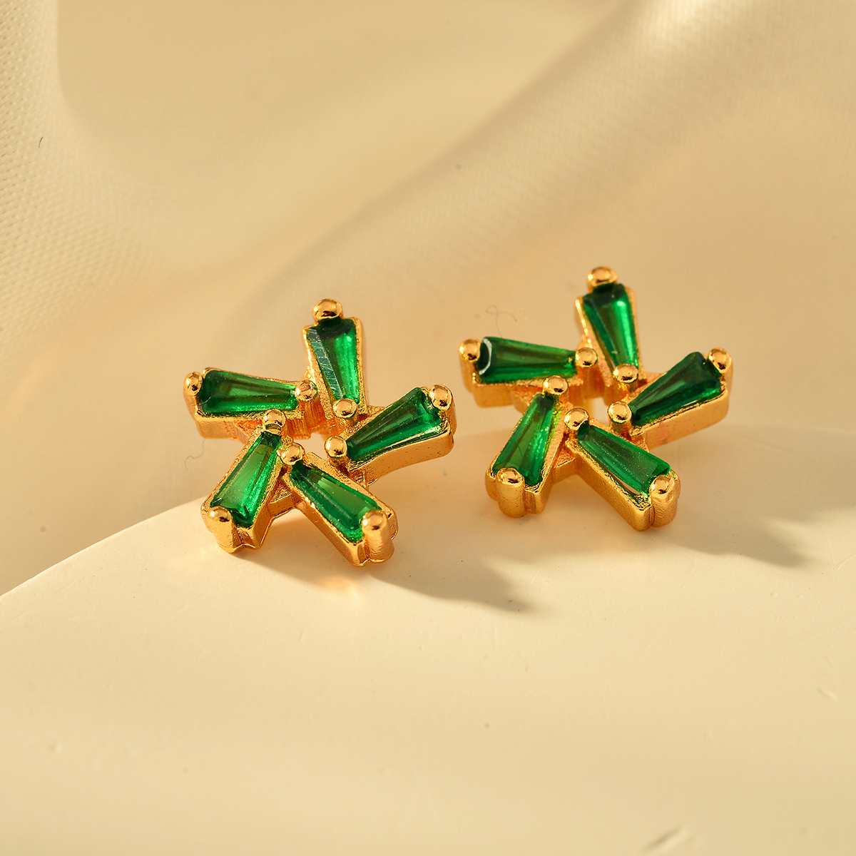 1 Pair Elegant Windmill Alloy Ear Studs display picture 9