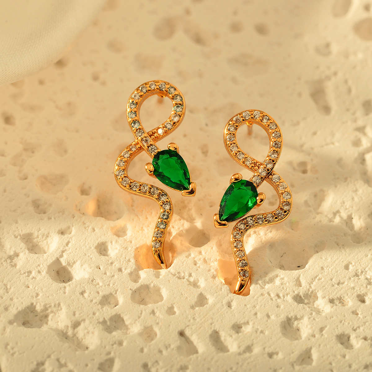 1 Pair Classical Snake Alloy Ear Studs display picture 6